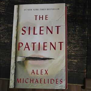 The Silent Patient by Alex Michaelides - Red and Cream Cover